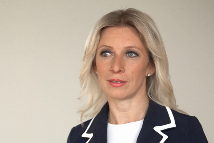 Мария Захарова показала Порошенко «зеленых человечков»