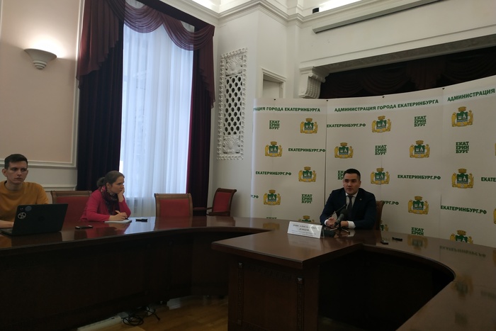 Глава Горздрава назвал среднюю зарплату врача в Екатеринбурге: «Достойная»