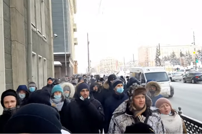 Полиция Челябинска требуют 2,1 млн рублей с организаторов зимних акций Навального