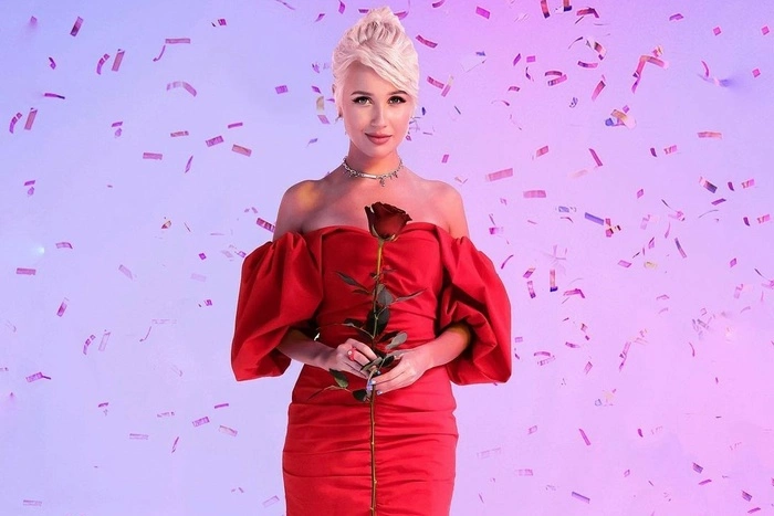 Клава Кока устроила фотосет в стиле известного телешоу