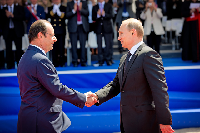 Президент Франции выступил за отмену санкций против России