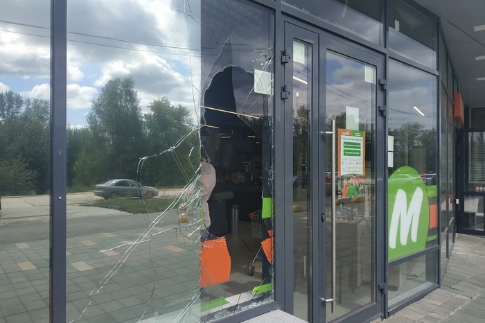 Супермаркет «Монетка» в Екатеринбурге подвергся нападению грабителей