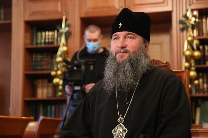 Митрополит Екатеринбургский и Верхотурский впервые за 20 лет лично окунулся в прорубь на Крещение