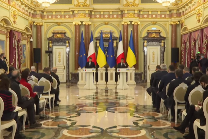 «Макрон-миротворец». Французская военная компания подписала контракт с Украиной
