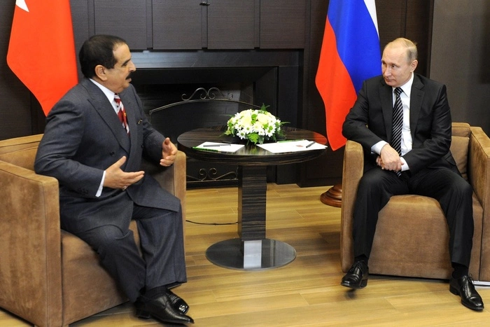 Путин подарил королю Бахрейна лимузин Aurus