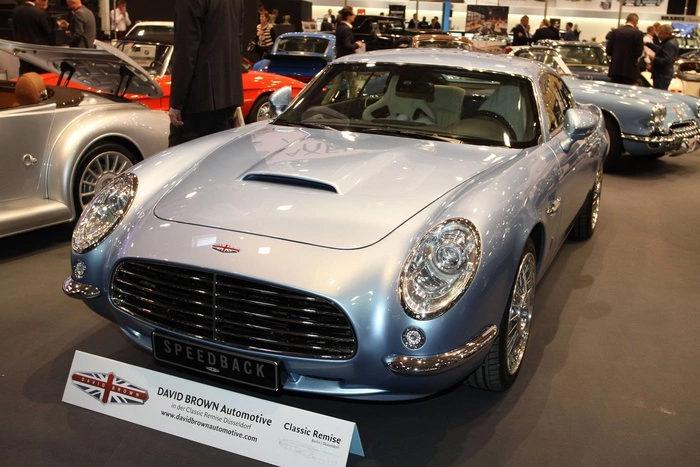 В России начались официальные продажи Аston Martin