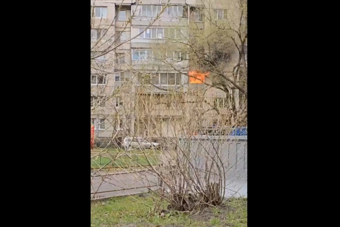 Пенсионерка едва не задохнулась в Петербурге из-за вспыхнувшего моноколеса