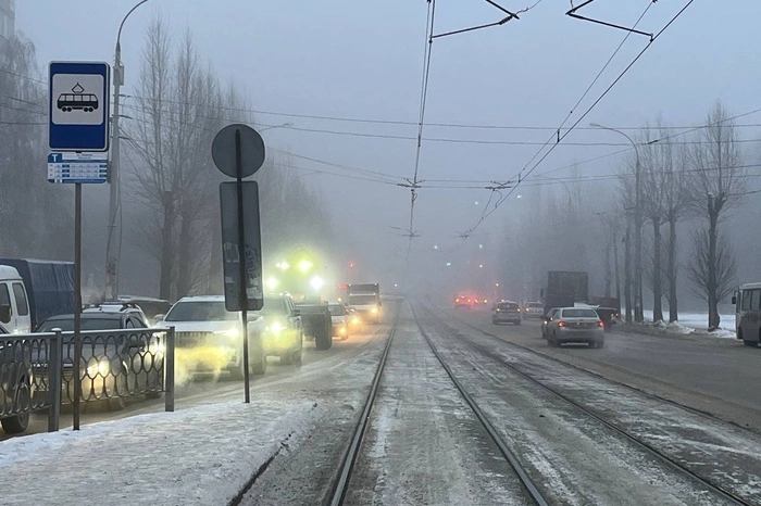 В Екатеринбурге не могут приземлиться самолеты