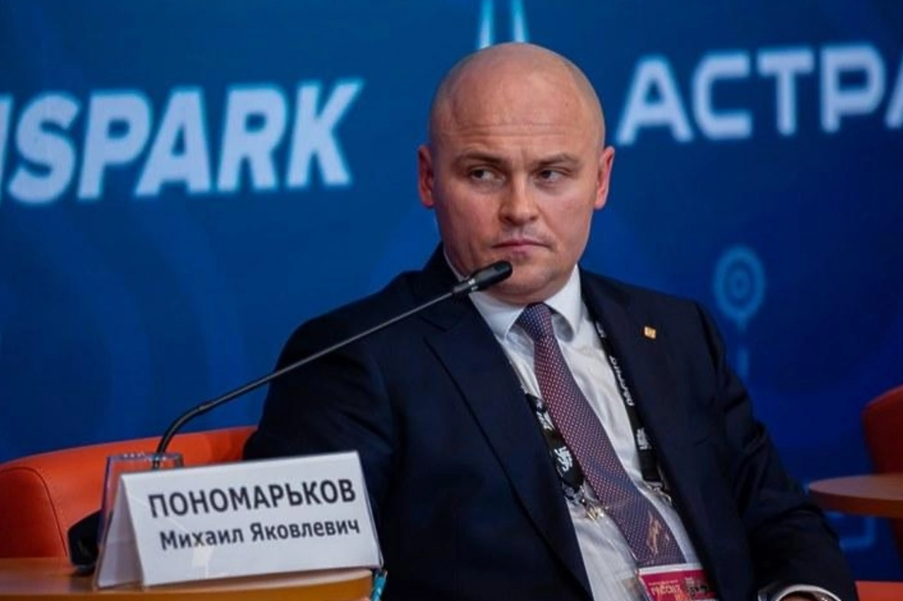 Свердловскому «цифровому» экс-министру изменили причину увольнения на «утрату доверия»