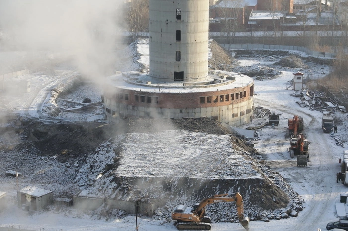 В Екатеринбурге взорвали основание снесенной телебашни