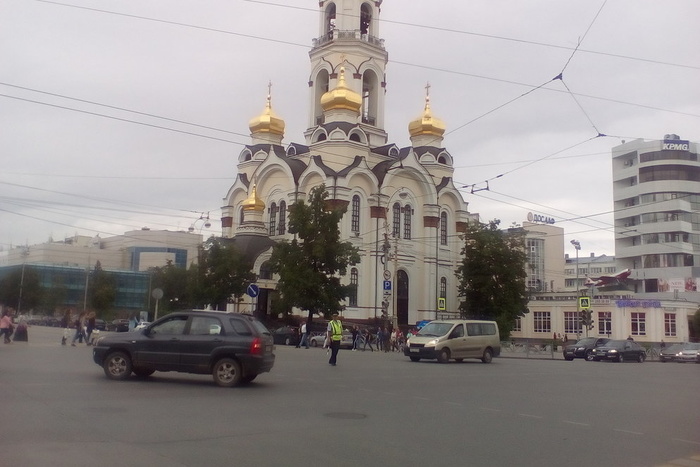 Перекресток 8. Малышева 8 марта перекресток Екатеринбург. Перекресток Малышева 8 марта. Ул Малышева 8 Екатеринбург. Перекрёсток, Екатеринбург, улица Малышева.