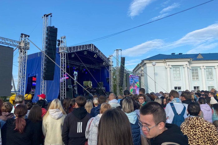 Выступление Клавы Коки в уральском городке собрало в 4 раза больше зрителей, чем его население