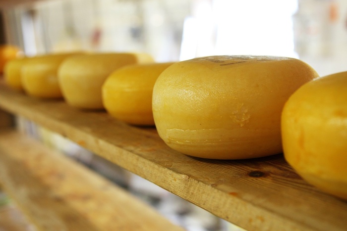 Жительнице Кургана грозит два года колонии за кражу сыра из супермаркета