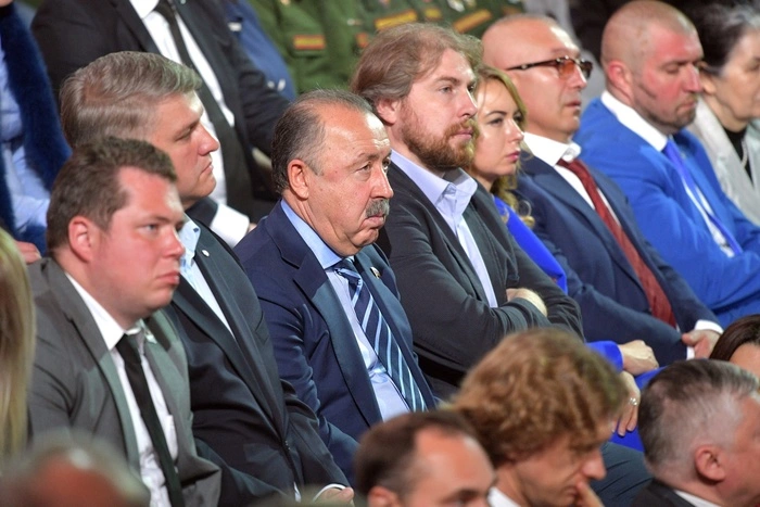 Опубликованы первые вопросы к «Прямой линии» с Путиным