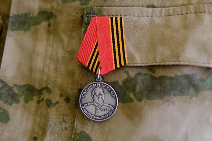 В Екатеринбурге вручили награды бойцам спецназа Росгвардии, участвовавшим в спецоперации