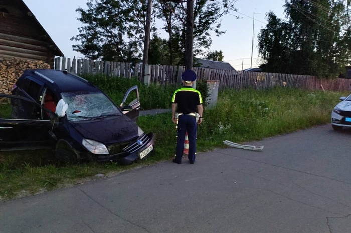 Свердловский водитель погубил пассажира, рухнув в канаву