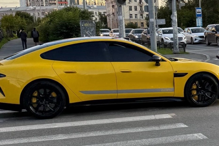 В Екатеринбурге заметили электрокар Xiaomi