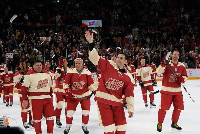 Хет-трик от Овечкина и дубль от Дацюка! Легенды мирового хоккея приехали в Екатеринбург