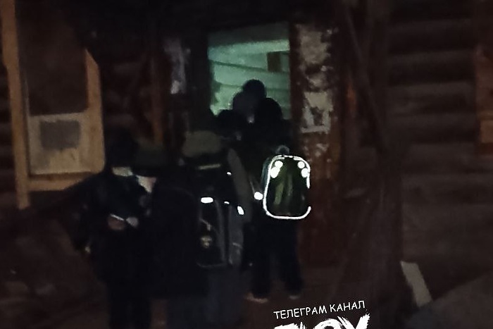 Екатеринбуржцы придумали оригинальный способ отпугнуть детей от «заброшки»