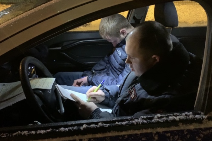 В Екатеринбурге задержали пьяного водителя, который пытался сбежать