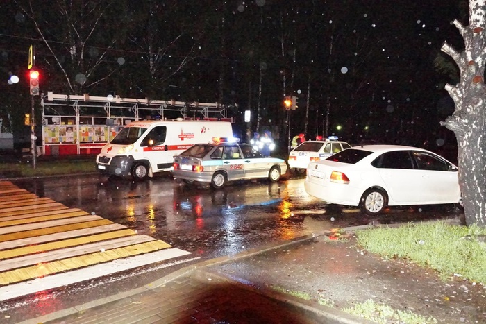 На Блюхера в ДТП пострадали пассажиры машины скорой помощи