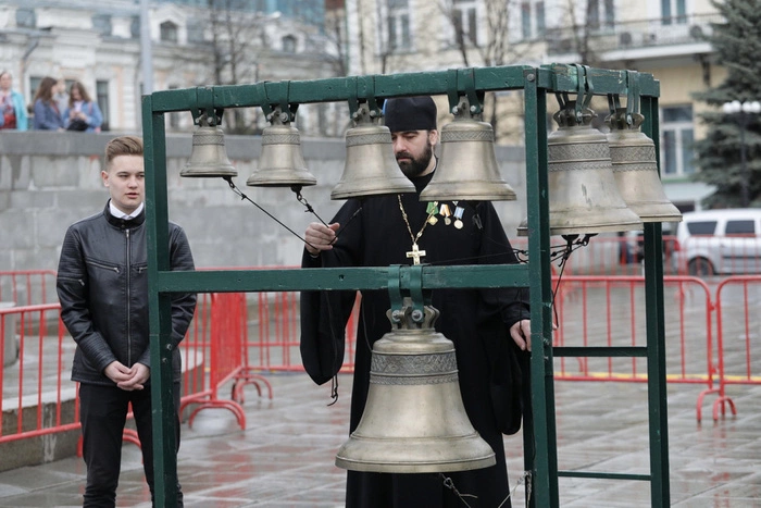 «Олега Газманова 9 мая слушали?». Екатеринбуржцев просят уважить спонсоров