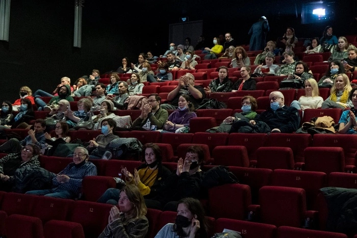 Неизвестный выкупил все билеты на показы фильма о чеченском гее в Москве