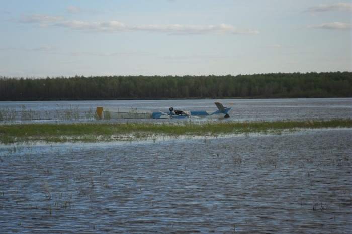 Обломки упавшего в болото в ХМАО гидросамолета найдены