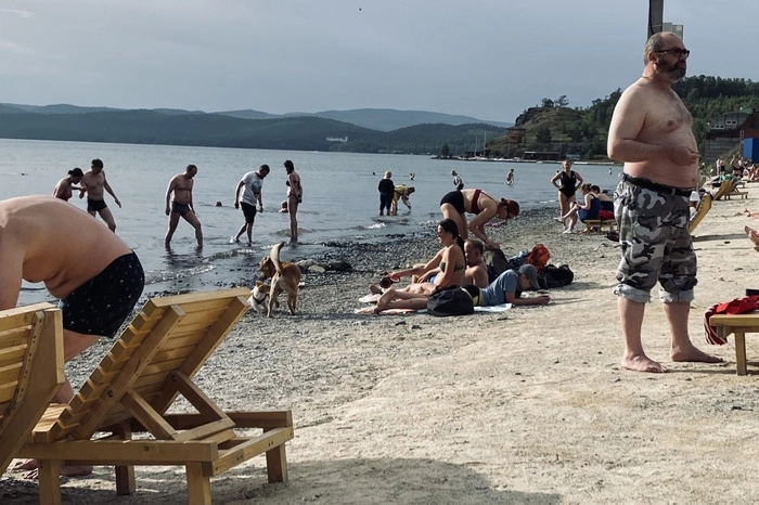 Екатеринбуржцы показали забитые людьми пляжи