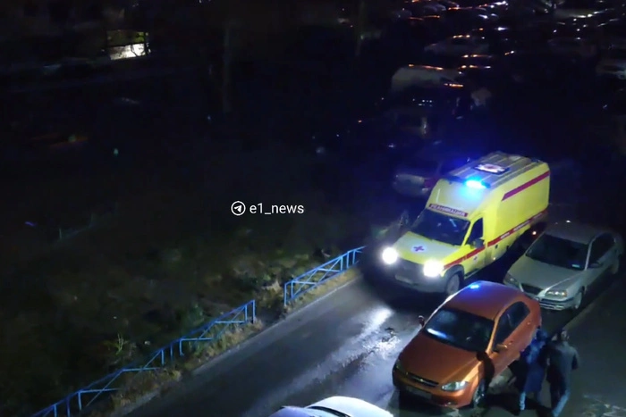 В многоэтажке Екатеринбурга пенсионер открыл стрельбу