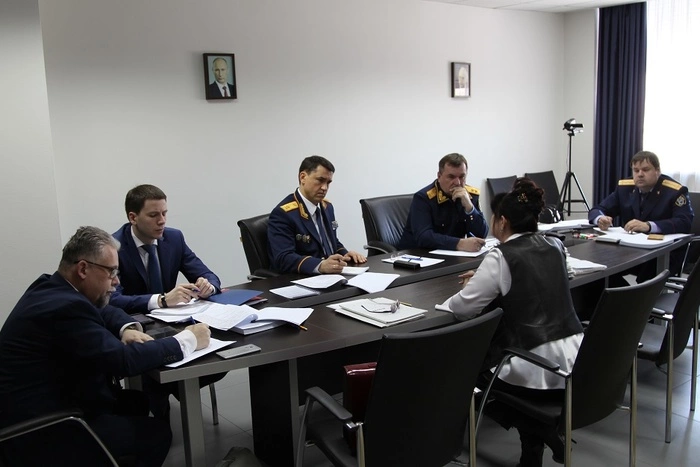 Замглавы СК РФ больше суток без перерыва принимал людей в Екатеринбурге