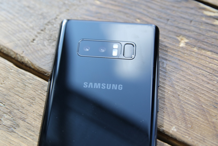 Телефоны Samsung начали самостоятельно отправлять фотографии случайным людям