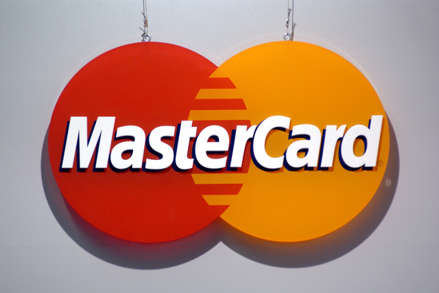 Суд отклонил иск к MasterCard за блокировку карты после санкций