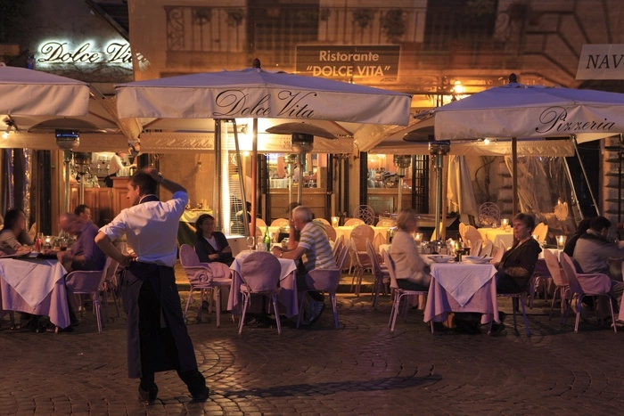 Состоятельные люди живут дольше бедных на 10−15 лет