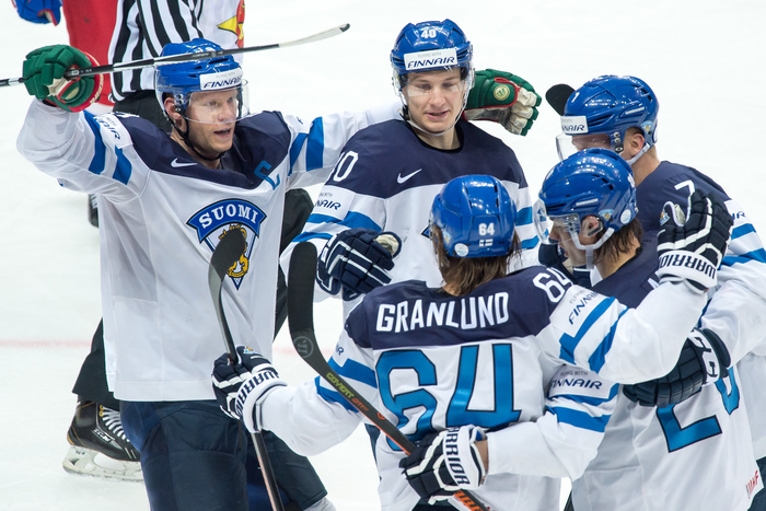 Сборная России по хоккею проиграла Финляндии в полуфинале домашнего ЧМ