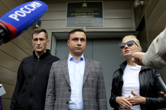 В Омск прибыл самолет для переправки Навального на лечение в Германию
