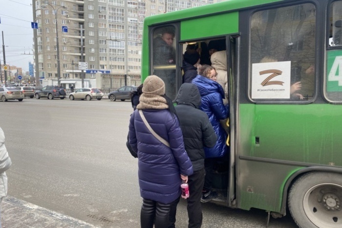 Екатеринбуржцы вновь пожаловались на общественный транспорт, назвав маршруты, которые ждут часами