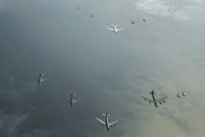 «Петля анаконды»: НАТО готовит интервенцию в Россию