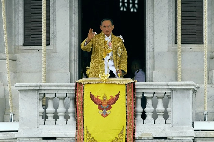 Тайланд простился с королем, скончавшимся год назад