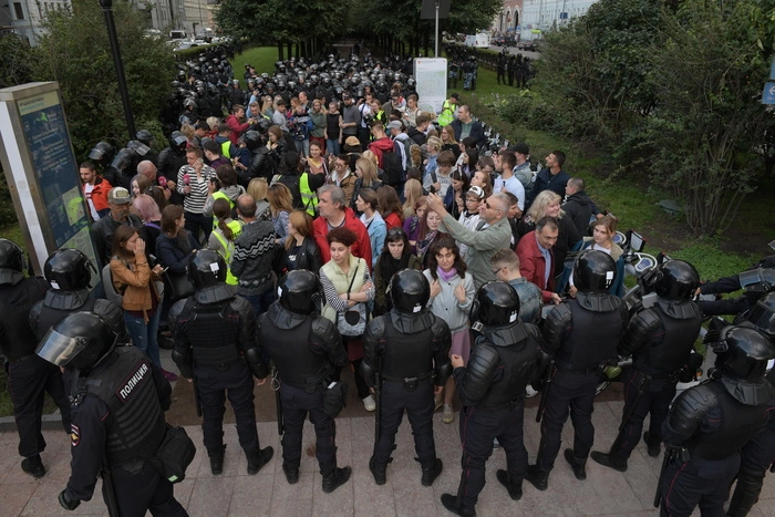 Госдума вызовет на заседания иностранных дипломатов из-за митингов