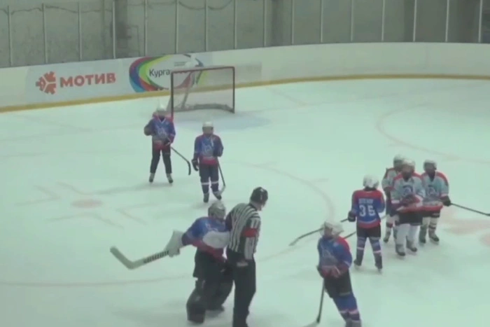 Десятилетний вратарь из Екатеринбурга избил судью клюшкой