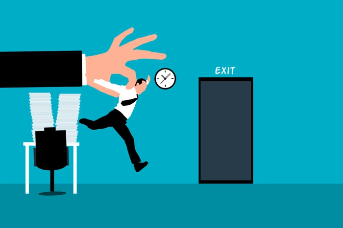 В Екатеринбурге мужчину уводили с работы за мастурбацию в «Магните»