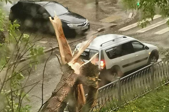 По Екатеринбургу пронёсся ураган