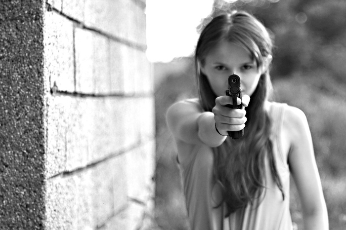 На Урале девочка пришла в школу с пистолетом