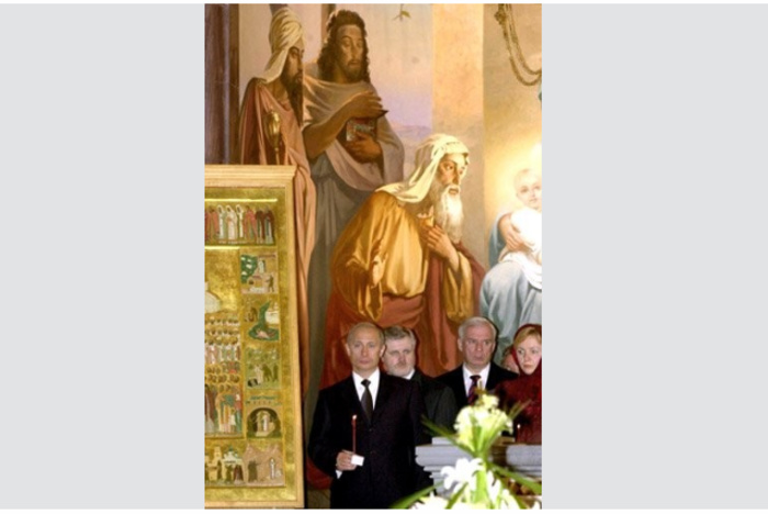 Путин прибыл на пасхальное богослужение в храм Христа Спасителя