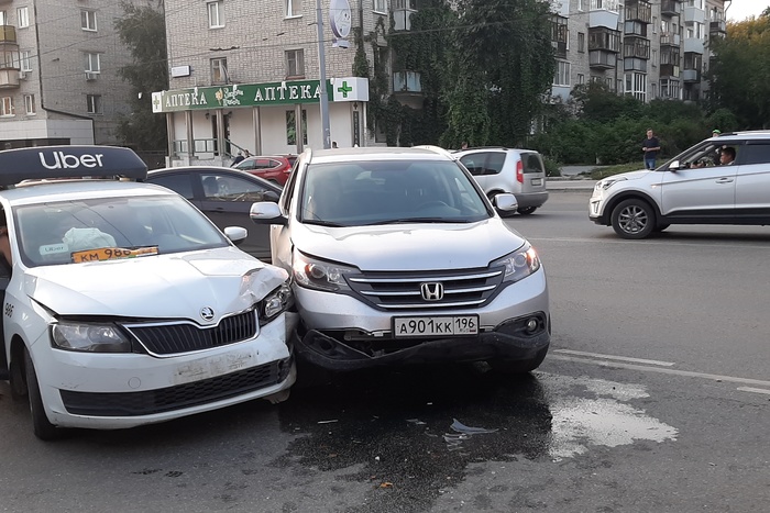 Семимесячная девочка пострадала в столкновении машин на улице Малышева