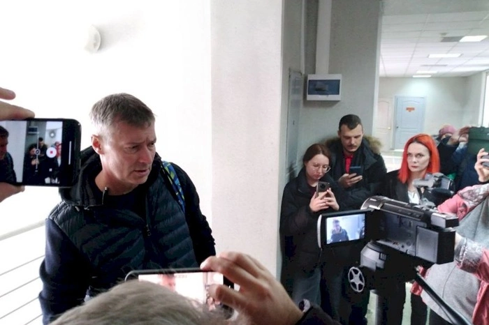 Евгений Ройзман* остался в спецприемнике