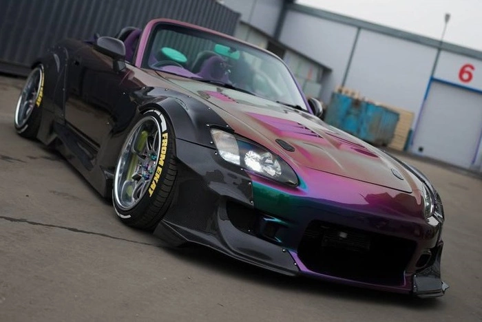 Певец Niletto приобрел гоночный автомобиль, а Клава Кока…