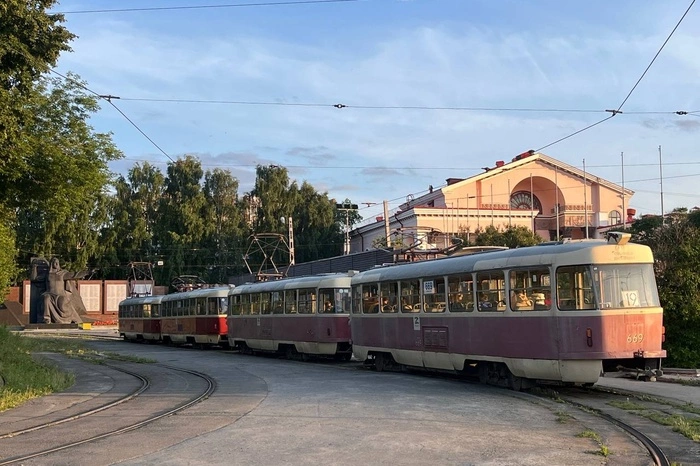 Трамваи и автобусы меняют свои маршруты в Екатеринбурге