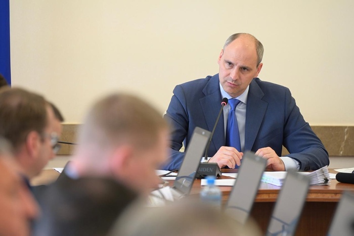 Паслер назвал реальный дефицит кадров в Свердловской области